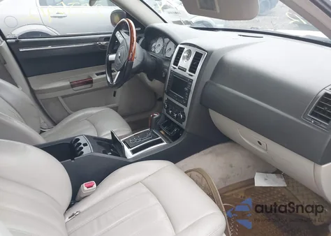 2005 Chrysler 300C z USA, uszkodzony, nr VIN 2C3JA63H75H659593